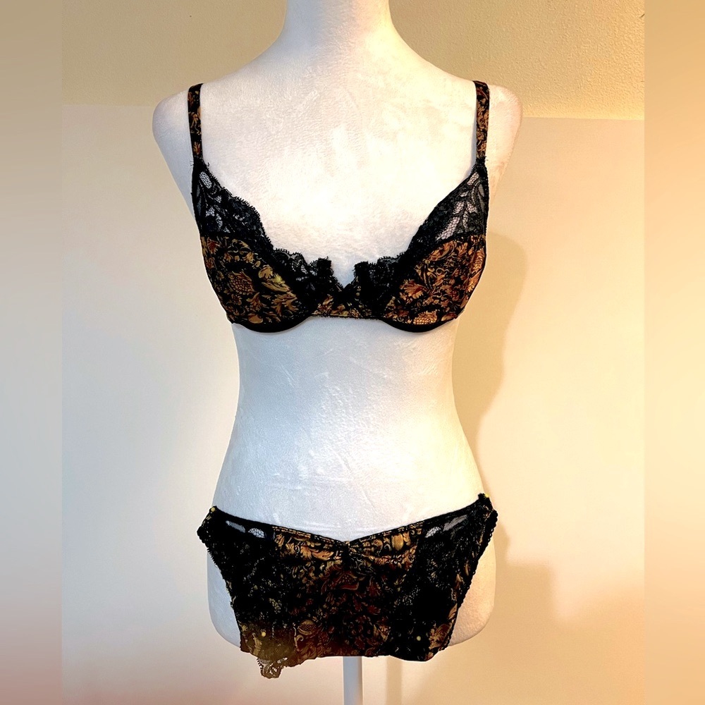 Vintage Victoria’s Secret GOLD LABEL bra and panty